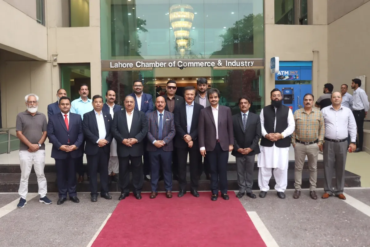صنعتی ترقی اور کاروباری آسانیوں کیلئے لاہور چیمبر کے ساتھ کام کریں گے: ہارون اختر